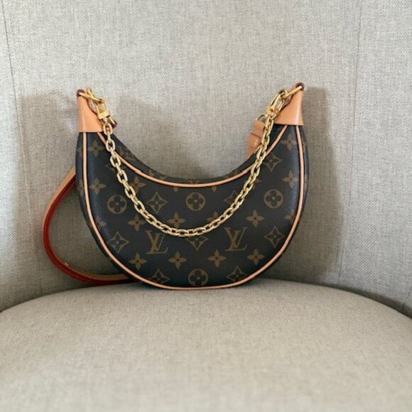 Louis Vuitton Monogram Loop - Picture 12 of 16
